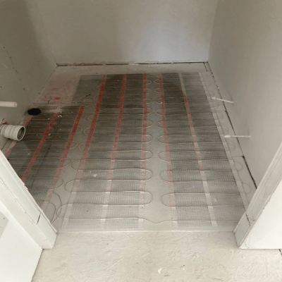 Electric underfloor heating installation